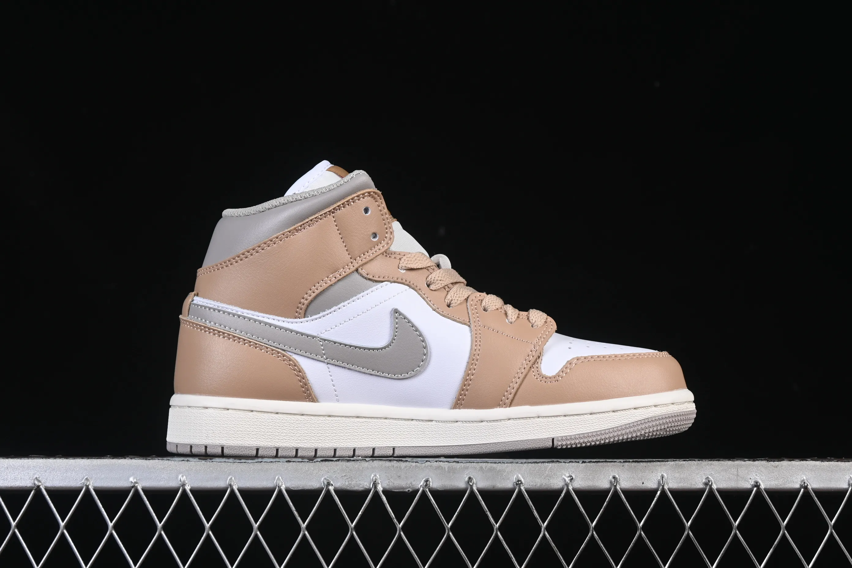 All categories Air Jordan Jordan series basketball shoes Air Jordan 1 Mid Air Jordan 1 Mid AJ1 Joe 1 white wheat Chinese culture and leisure sneakers DQ8426-200